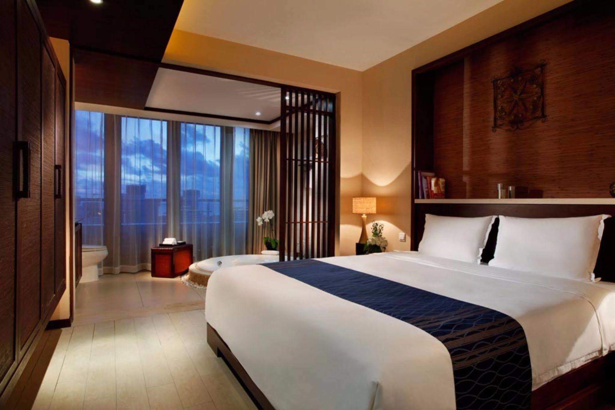 Serenity Coast All Suite Resort Sanya Exterior foto