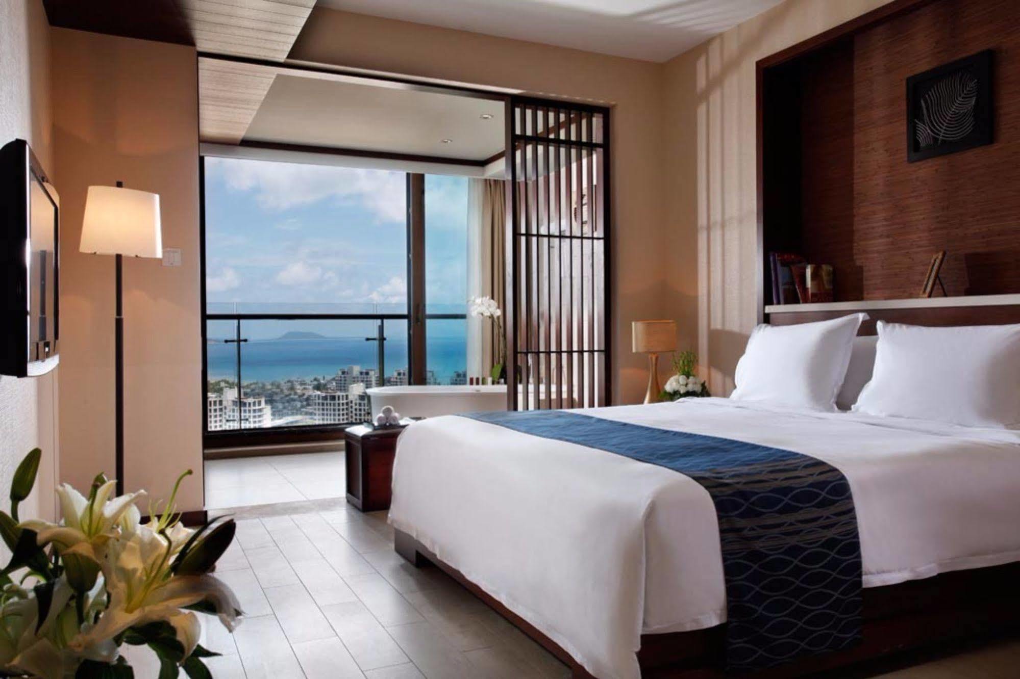 Serenity Coast All Suite Resort Sanya Exterior foto